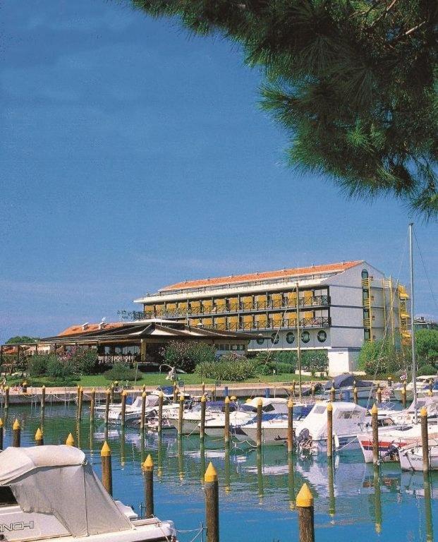Hotel Marina Uno Lignano Sabbiadoro Buitenkant foto