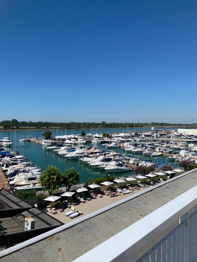 Hotel Marina Uno Lignano Sabbiadoro Buitenkant foto
