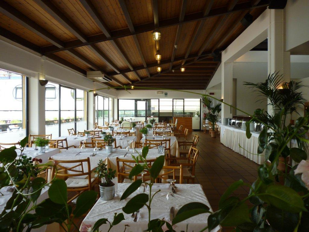 Hotel Marina Uno Lignano Sabbiadoro Buitenkant foto