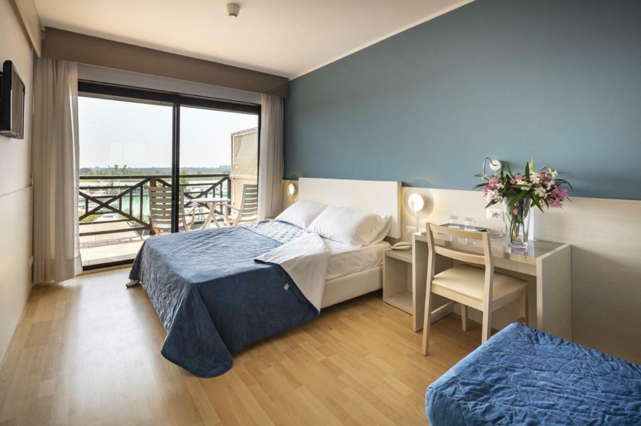 Hotel Marina Uno Lignano Sabbiadoro Buitenkant foto